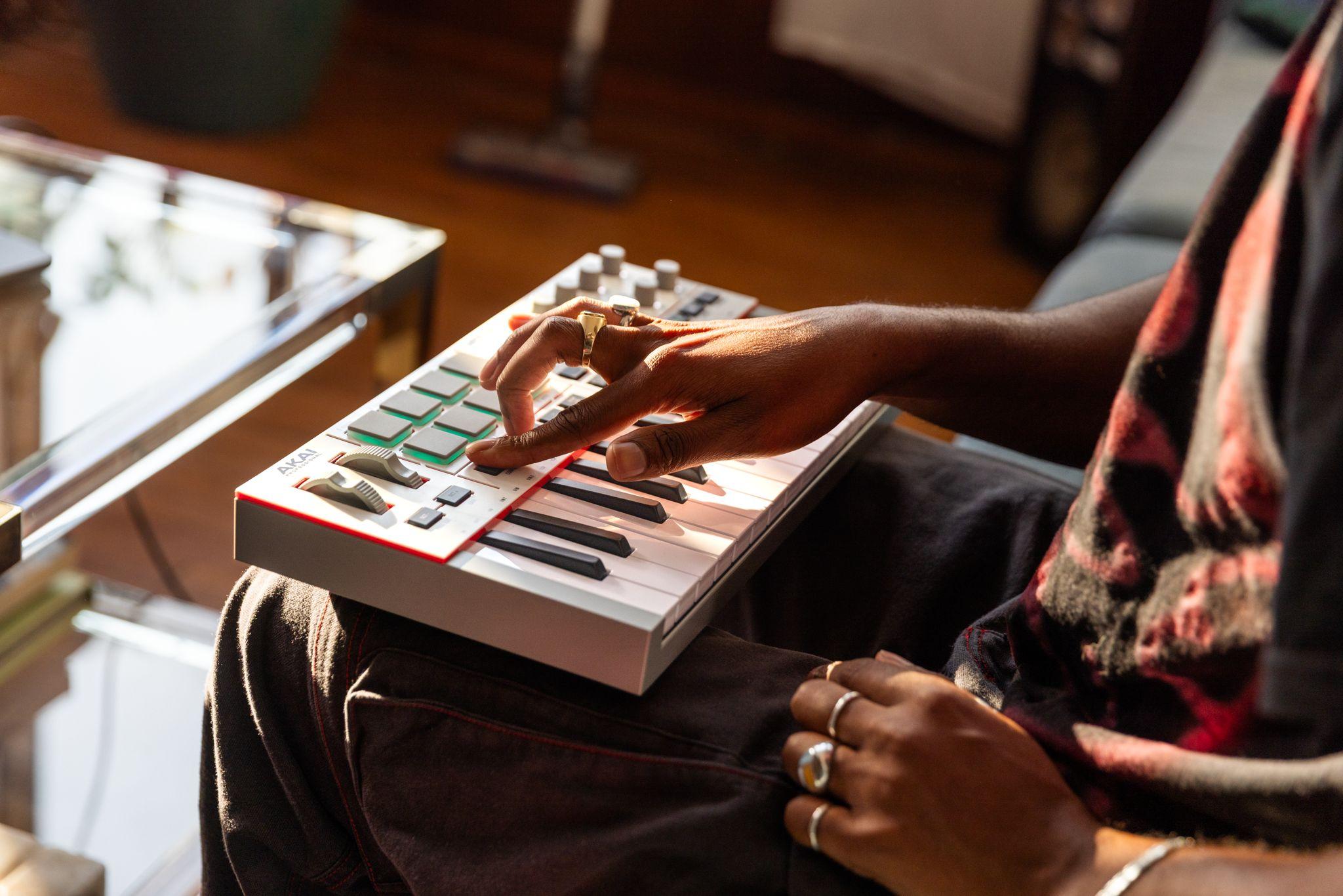 Akai MPK Mini 4 in Grey - Andertons Music Co.